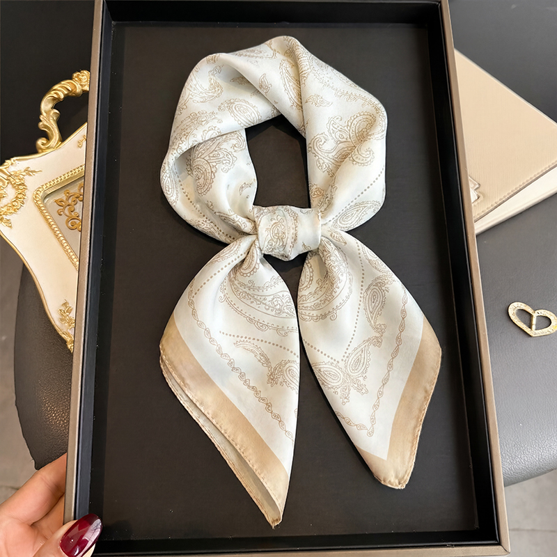Ascot Neck Scarf - ผ้าพันคอสี่เหลี่ยมลายเพสลีย์สีเบจสไตล์วินเทจ ผ้าซาตินไหมสำหรับผู้หญิง ใช้ได้ทุกวันในฤดูร้อน ป้องกันแสงแดด ใช้เป็นเครื่องประดับผมและคอ